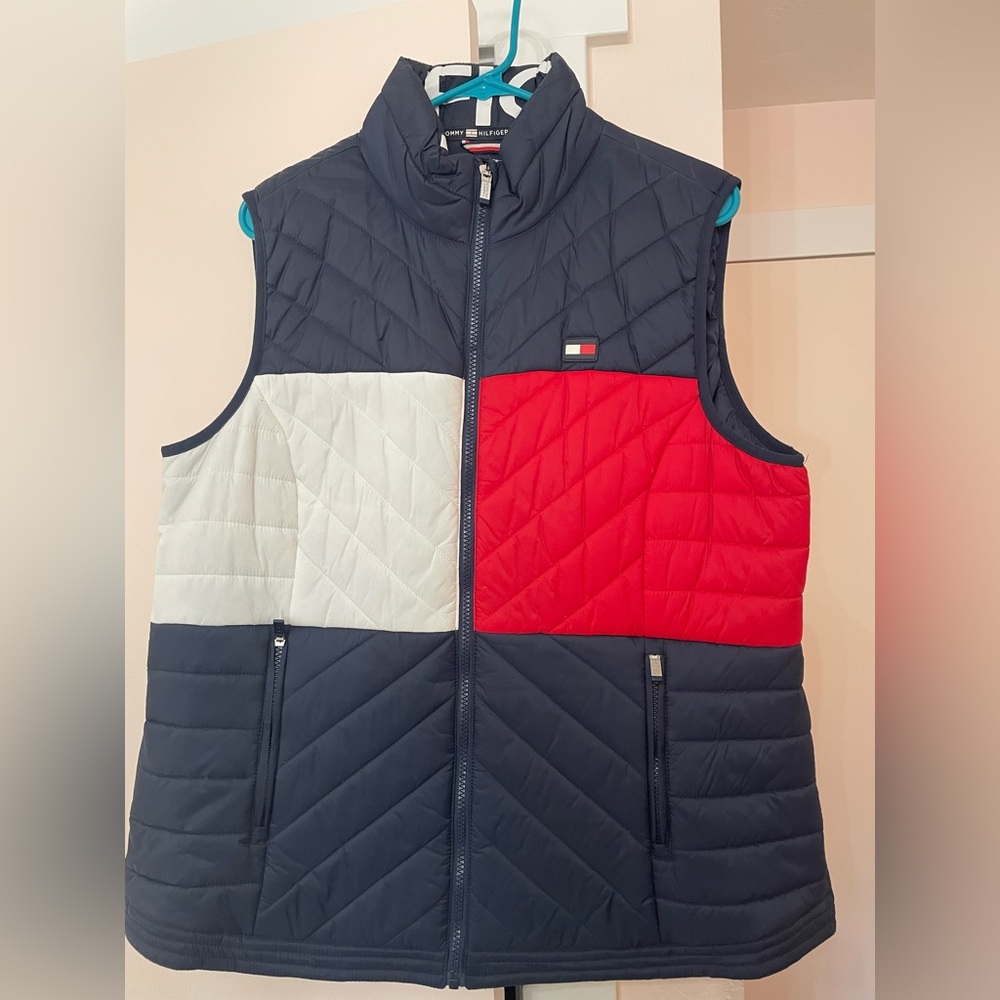 Tommy Hilfiger women’s puffy vest - XXL